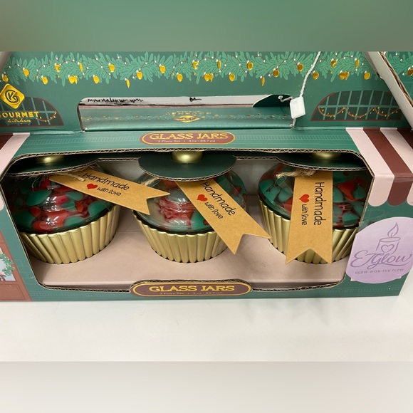 🕯️🌸 Set of 3 Handmade Scented Candles with Red Rose Design - Picture 6 of 6